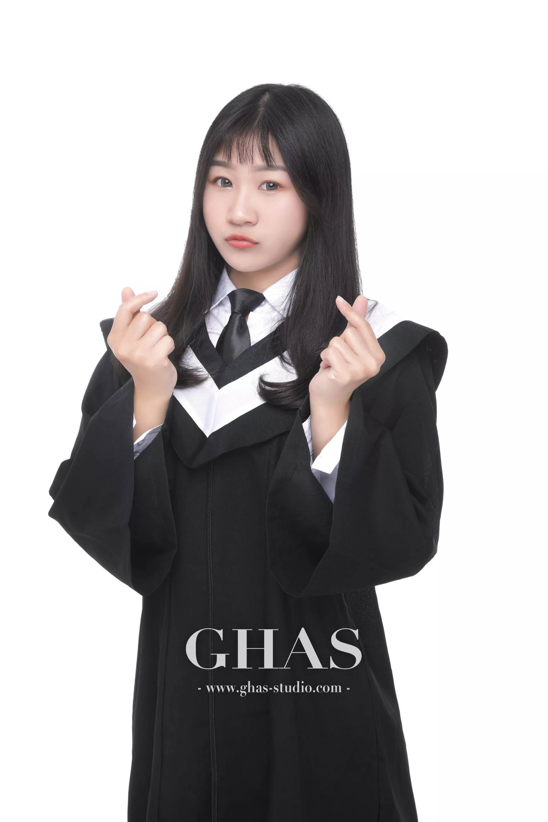 學士照-GHAS葛黑斯幸福攝影-桃園中壢美肌韓式證件照/面試履歷照/桃園專業形象照